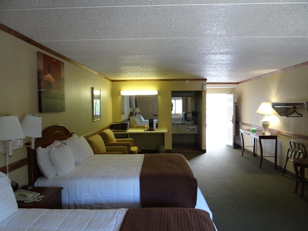 Cherokee Lodge Rum bild