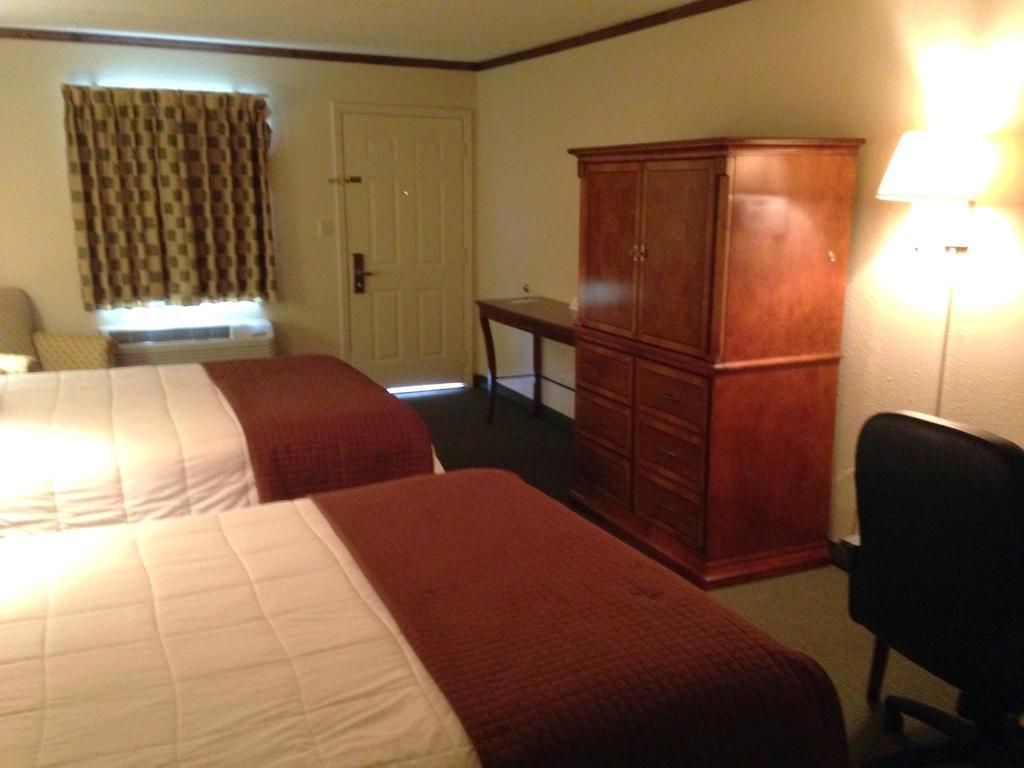 Cherokee Lodge Rum bild